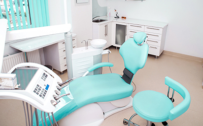 Dental chair and dental equipment